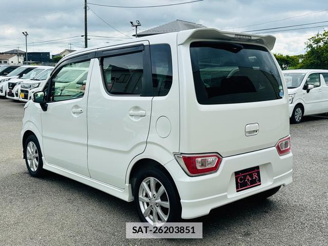 Suzuki WAGON R 2017-04 7820198-17