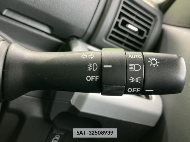 Daihatsu WAKE 2015-12 7822413-15
