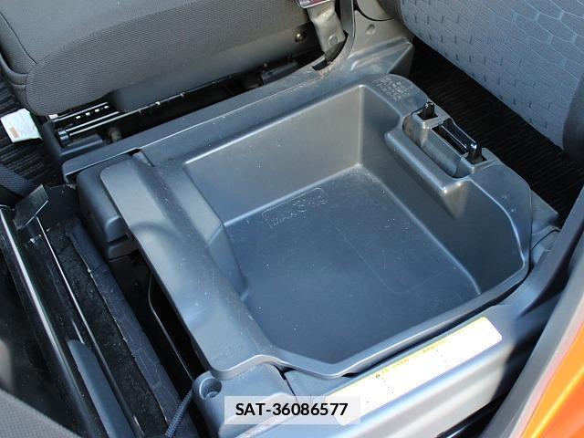 Daihatsu WAKE 2015-07 7823019-11