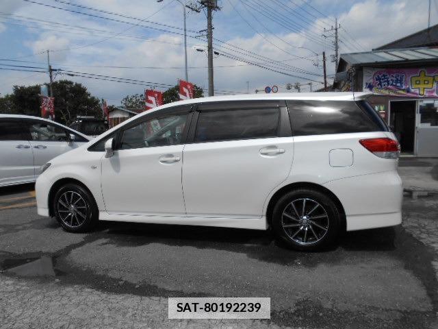 Toyota WISH 2009-04 7820397-10