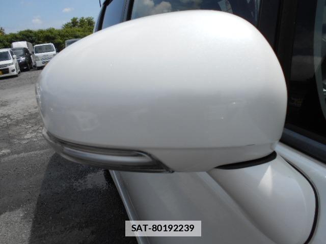 Toyota WISH 2009-04 7820397-16