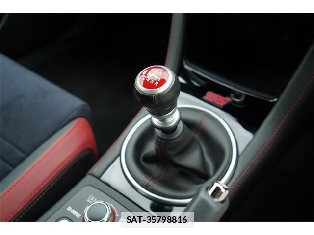 Subaru WRX STI 2018-03 7820366-13
