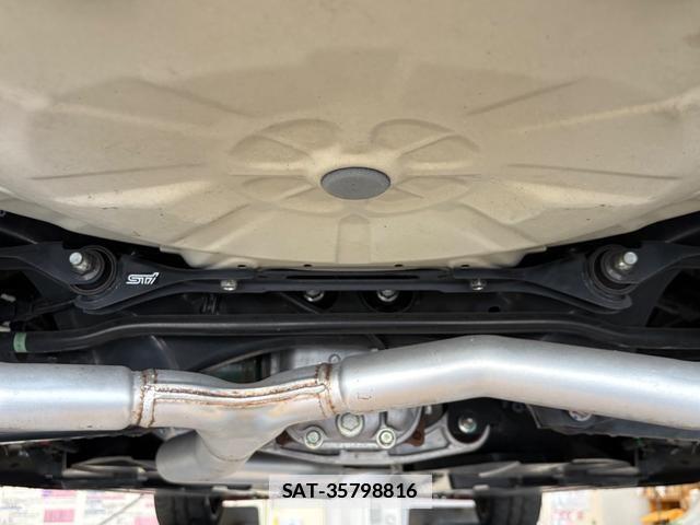 Subaru WRX STI 2018-03 7820366-9