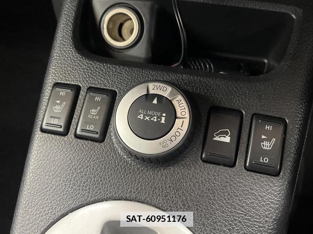 Nissan X-TRAIL 2011-06 7816243-4