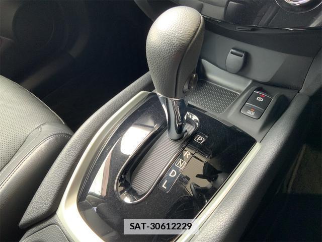 Nissan X-TRAIL 2017-09 7818841-10