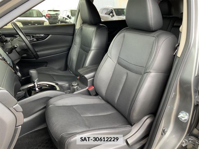 Nissan X-TRAIL 2017-09 7818841-12