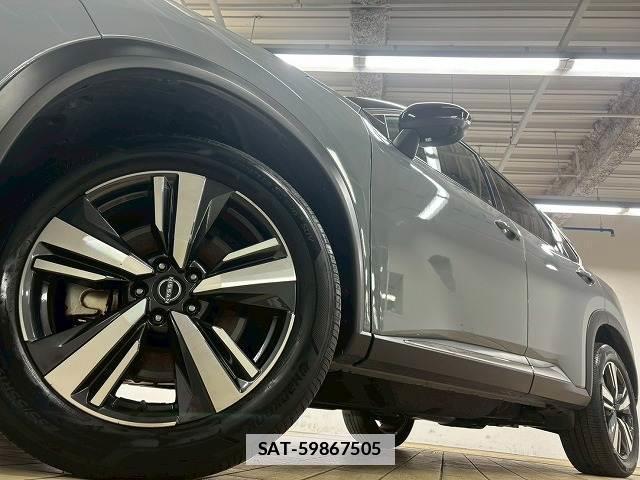 Nissan X-TRAIL 2022-08 7819037-12