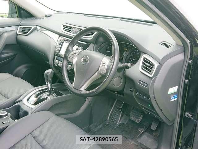 Nissan X-TRAIL 2016-04 7819865-12