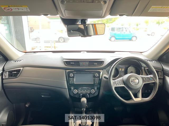 Nissan X-TRAIL 2017-06 7820073-2