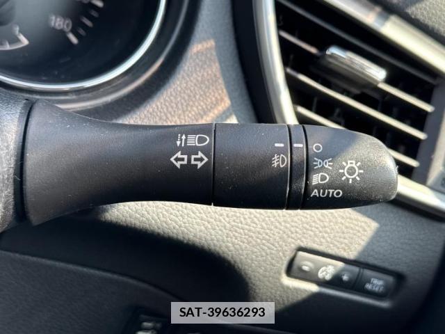 Nissan X-TRAIL 2017-03 7821813-15