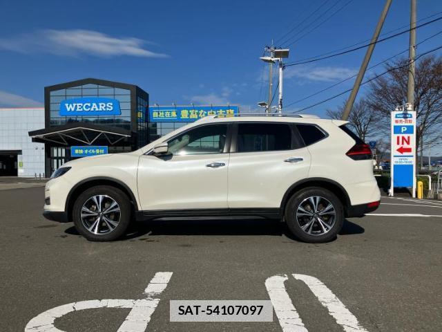 Nissan X-TRAIL 2018-03 7821964-1