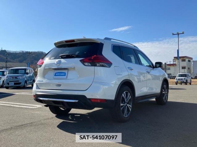 Nissan X-TRAIL 2018-03 7821964-2