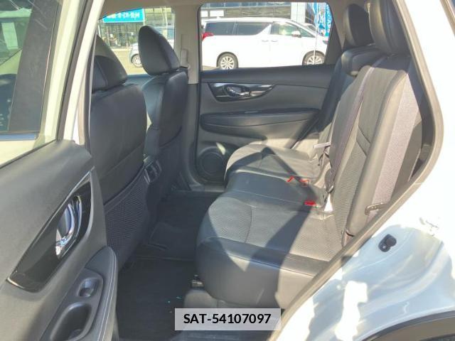Nissan X-TRAIL 2018-03 7821964-7