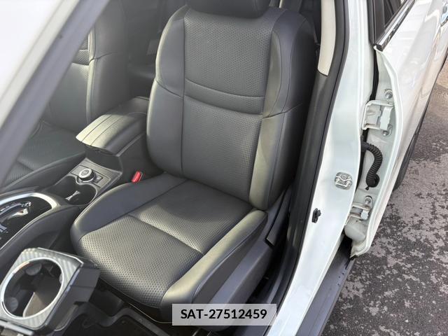 Nissan X-TRAIL 2018-03 7822716-13