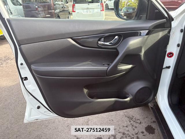 Nissan X-TRAIL 2018-03 7822716-15