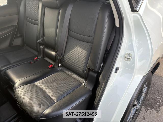 Nissan X-TRAIL 2018-03 7822716-17