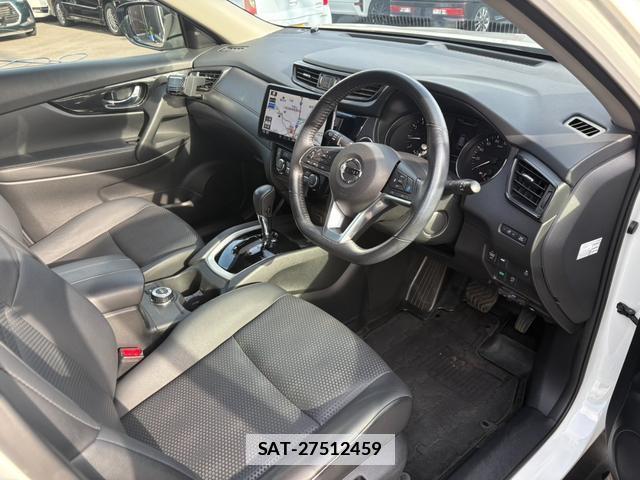 Nissan X-TRAIL 2018-03 7822716-8