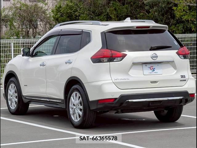 Nissan X-TRAIL 2017-07 7822781-15