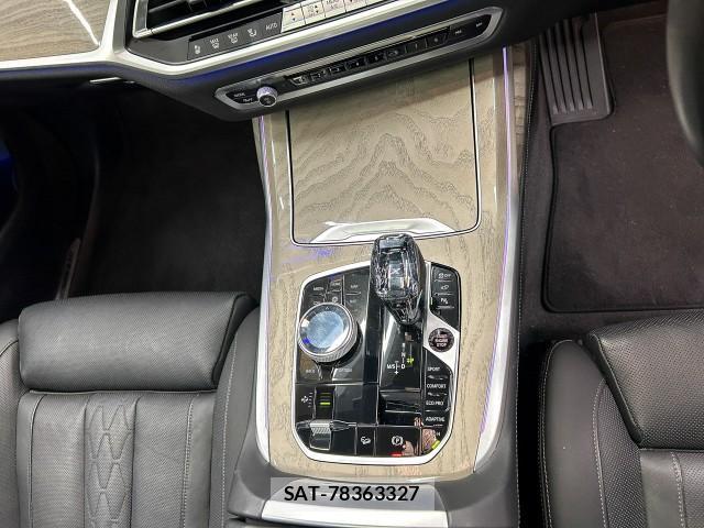 Bmw X7 2021-06 7812092-18
