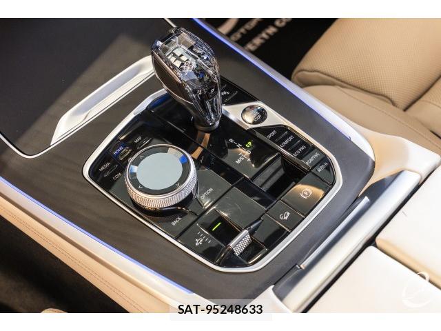 Bmw X7 2021-04 7814773-15
