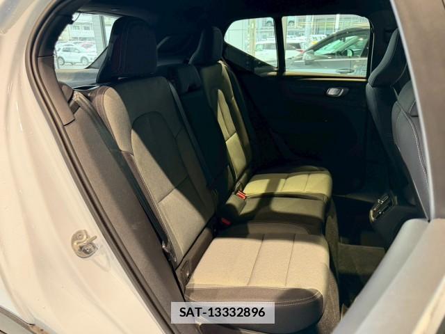 Volvo XC40 2025-03 7812252-16