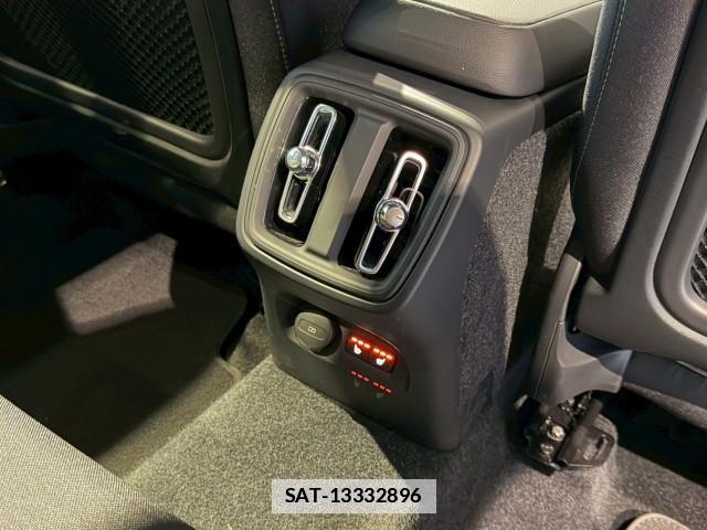 Volvo XC40 2025-03 7812252-17