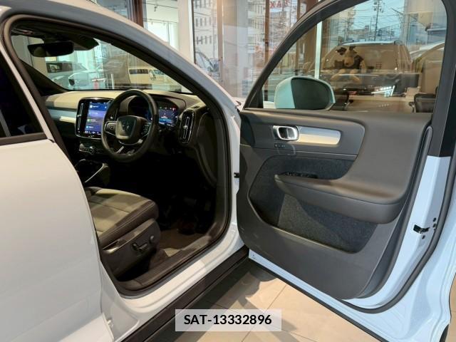 Volvo XC40 2025-03 7812252-5