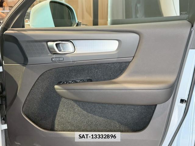 Volvo XC40 2025-03 7812252-6