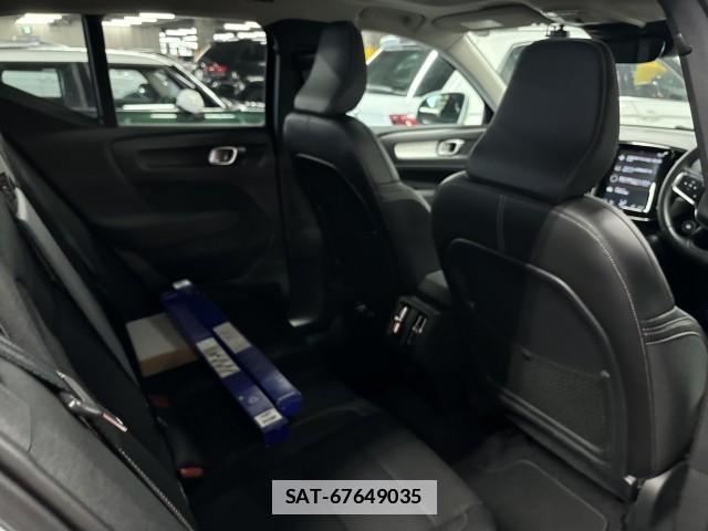 Volvo XC40 2020-06 7813394-6