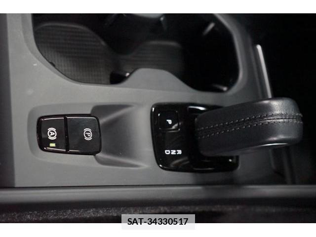 Volvo XC40 2021-03 7813699-3