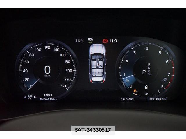 Volvo XC40 2021-03 7813699-9
