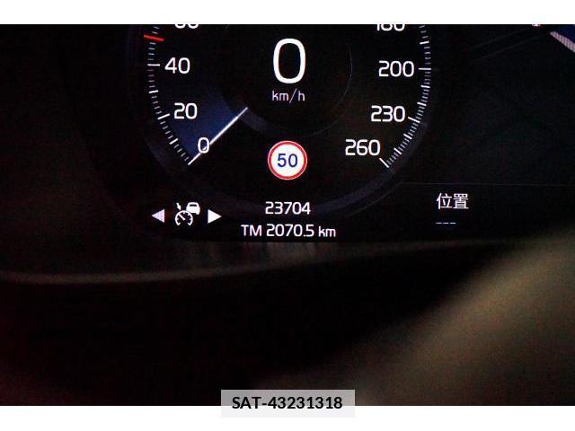 Volvo XC40 2021-12 7813706-7