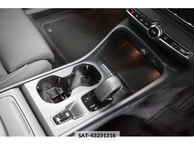 Volvo XC40 2021-12 7813706-9