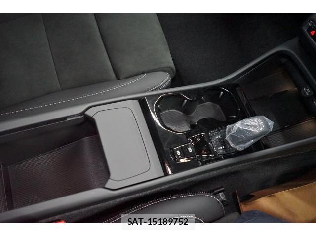 Volvo XC40 2026-03 7813707-4