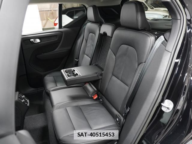 Volvo XC40 2023-07 7813709-13