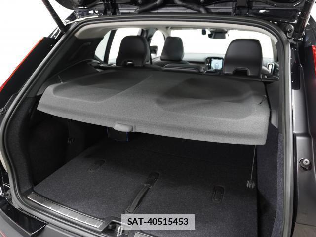 Volvo XC40 2023-07 7813709-14