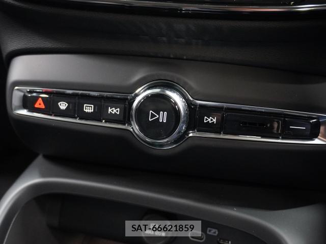Volvo XC40 2026-03 7813711-7