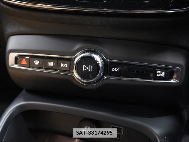 Volvo XC40 2021-09 7813712-6