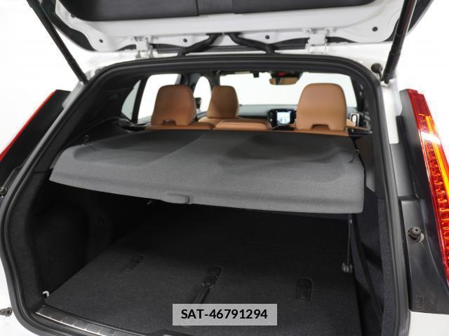 Volvo XC40 2019-08 7813714-13