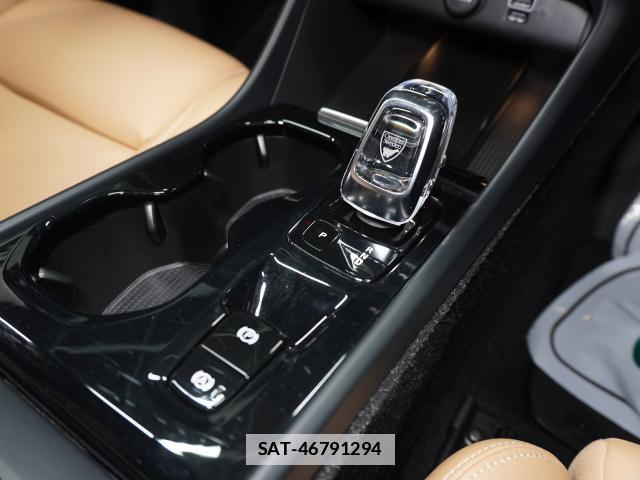 Volvo XC40 2019-08 7813714-7