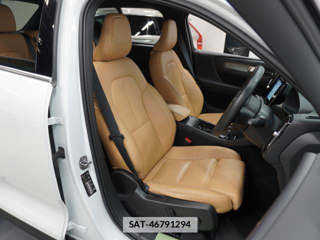 Volvo XC40 2019-08 7813714-8