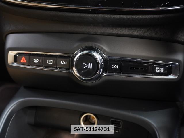 Volvo XC40 2021-12 7813716-7