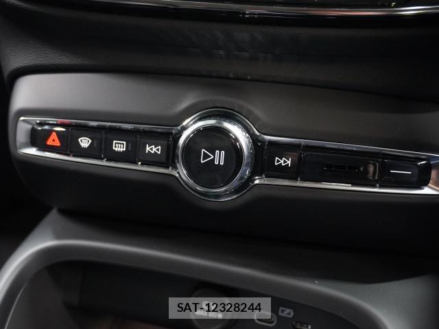 Volvo XC40 2026-03 7813717-7