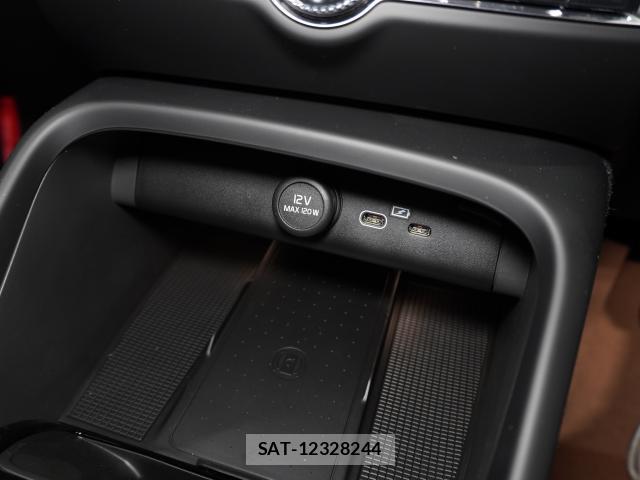 Volvo XC40 2026-03 7813717-8