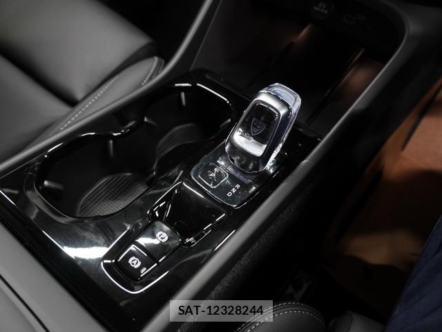 Volvo XC40 2026-03 7813717-9