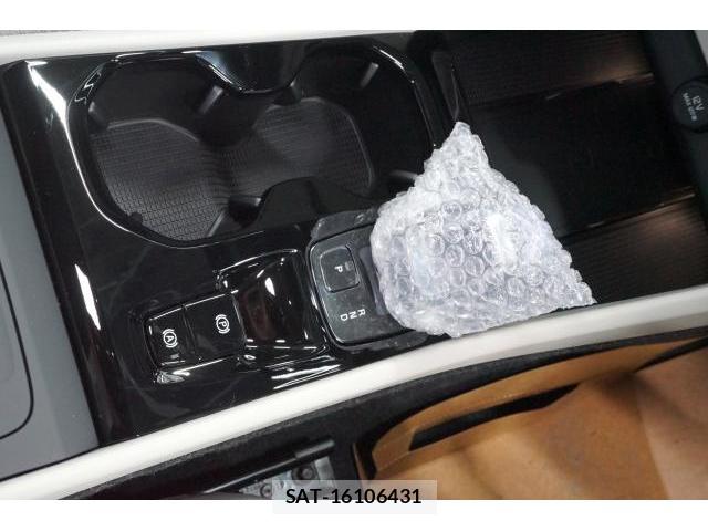 Volvo XC40 2026-03 7813719-7