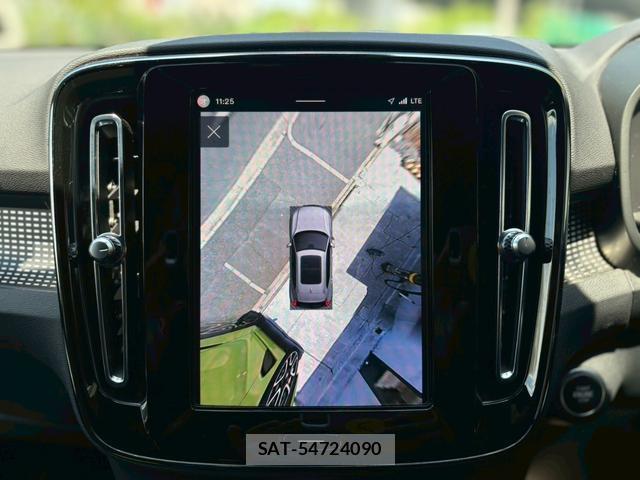 Volvo XC40 2022-11 7813875-3