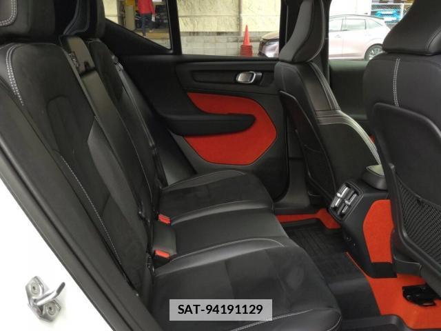 Volvo XC40 2020-09 7814899-3