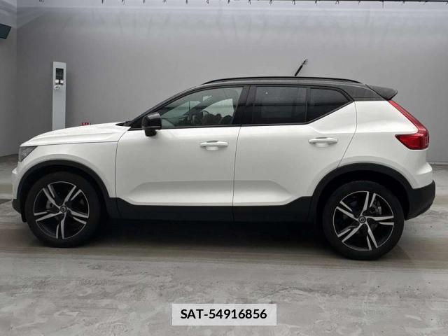 Volvo XC40 2021-05 7816606-8