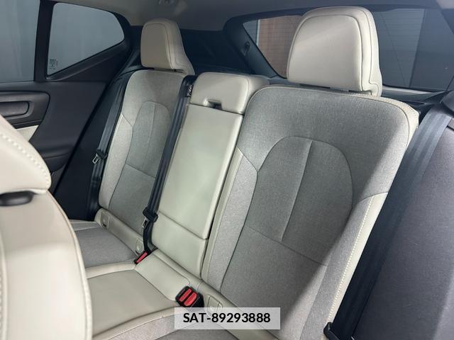 Volvo XC40 2019-12 7816932-2